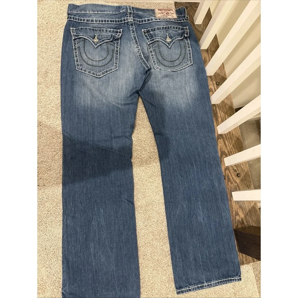 TRUE RELIGION RICKY BIG T FLAP RELAXED STRAIGHT 112790 JEANS 38 Medium Wash